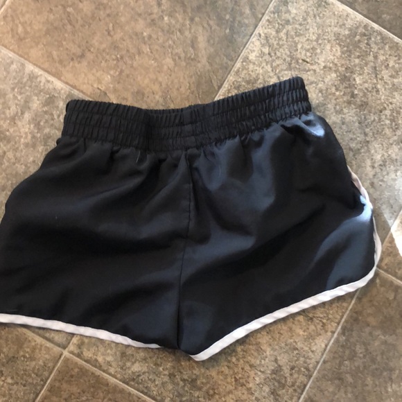 CHAMPION Girls’ Black Running Shorts - Picture 9 of 9